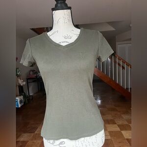 Guess Olive Green Ribbed V‑Neck Tee with Chest Logo